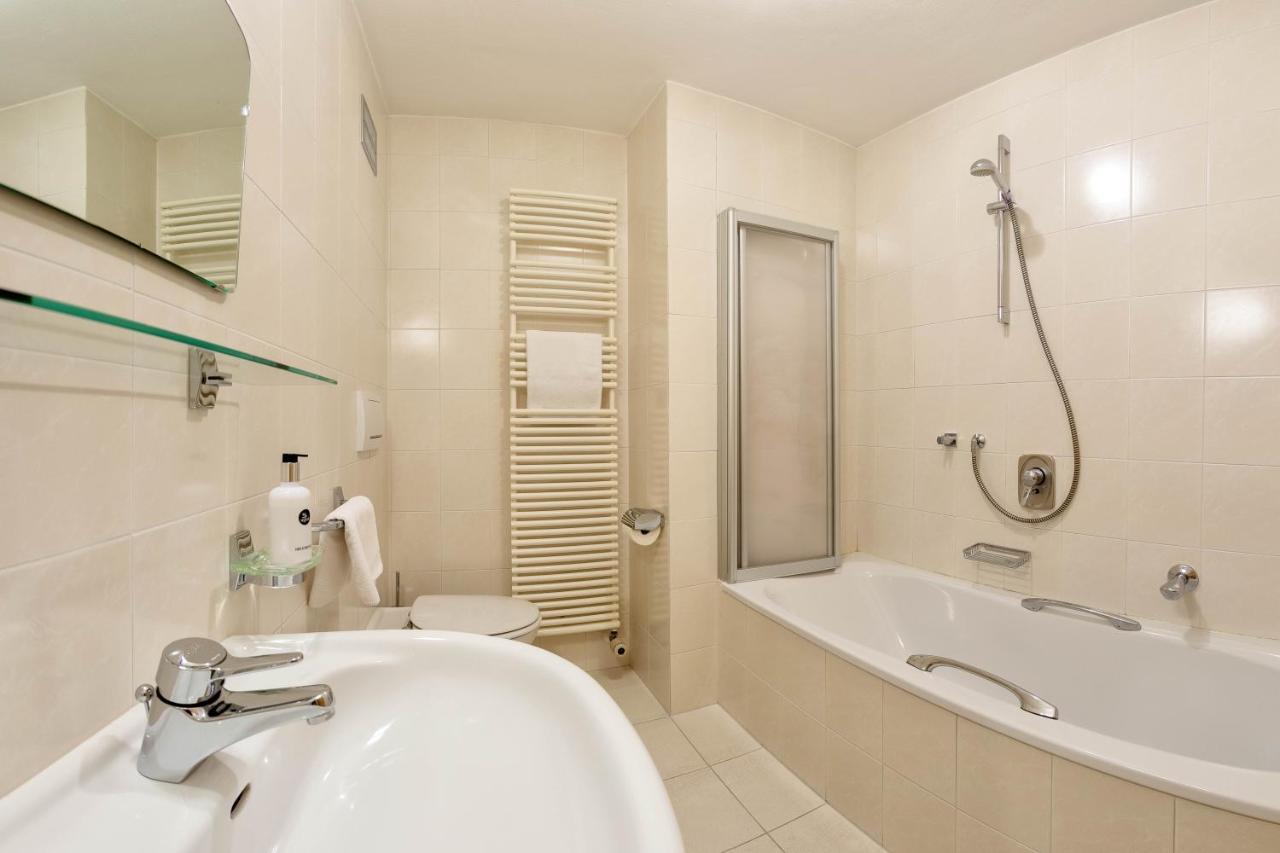 Hotel Schwarzer Adler Resia Dış mekan fotoğraf