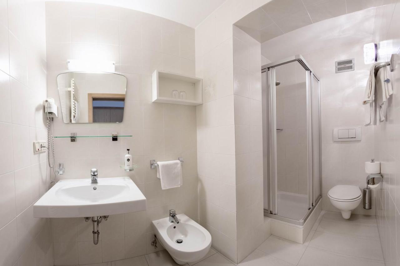 Hotel Schwarzer Adler Resia Dış mekan fotoğraf