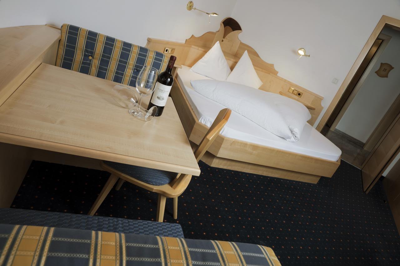 Hotel Schwarzer Adler Resia Dış mekan fotoğraf